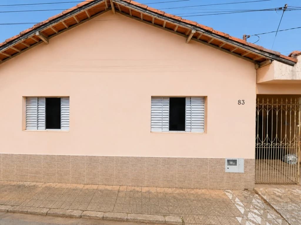Foto 1 de 2: Casa em leilão em Lagoinha - SP, bairro Centro — Casa 181 m² - Centro - Lagoinha - SP