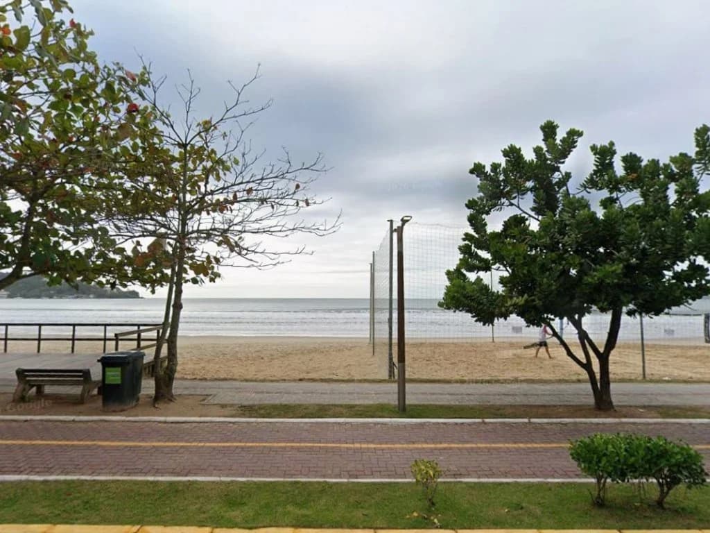 Foto 4 de 33: Apartamento em leilão em Itapema - SC, bairro Centro — Apartamento 106 m² de área total (Condomínio frente à praia) - Centro - Itapema - SC