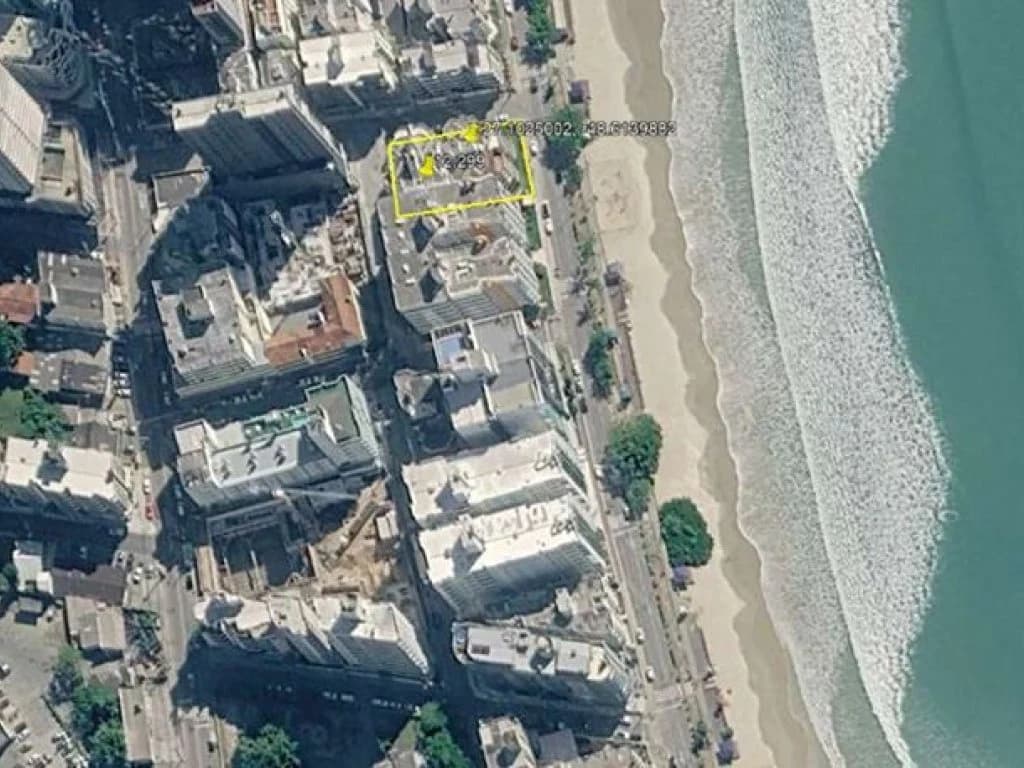 Foto 12 de 33: Apartamento em leilão em Itapema - SC, bairro Centro — Apartamento 106 m² de área total (Condomínio frente à praia) - Centro - Itapema - SC