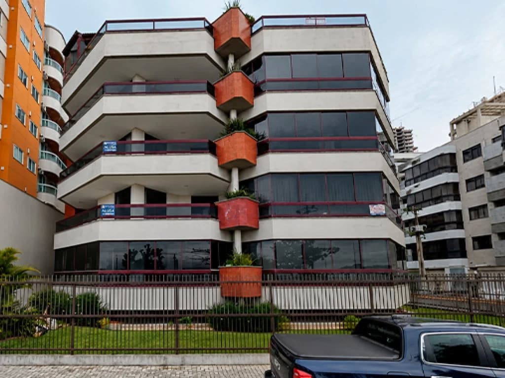 Foto 1 de 33: Apartamento em leilão em Itapema - SC, bairro Centro — Apartamento 106 m² de área total (Condomínio frente à praia) - Centro - Itapema - SC