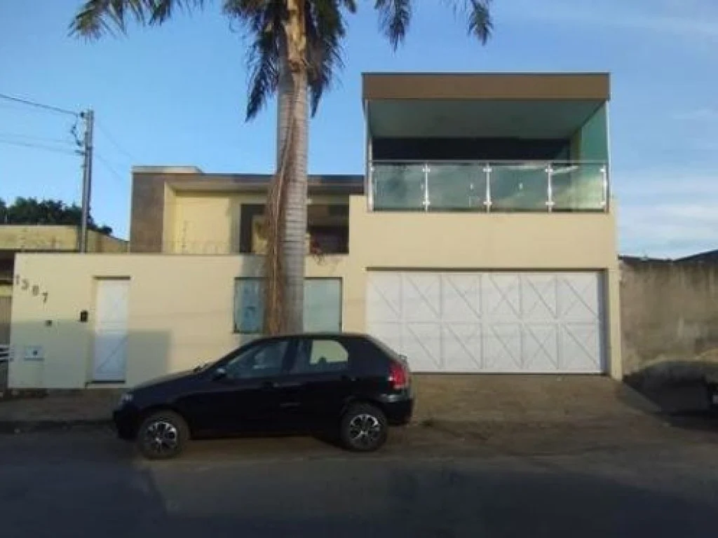 Casa em leilão em Sete Lagoas - MG, bairro Santo Antônio — Casa 246 m² - Sete Lagoas-MG - Rua Dr. João Batista, 1.387 - Santo Antônio