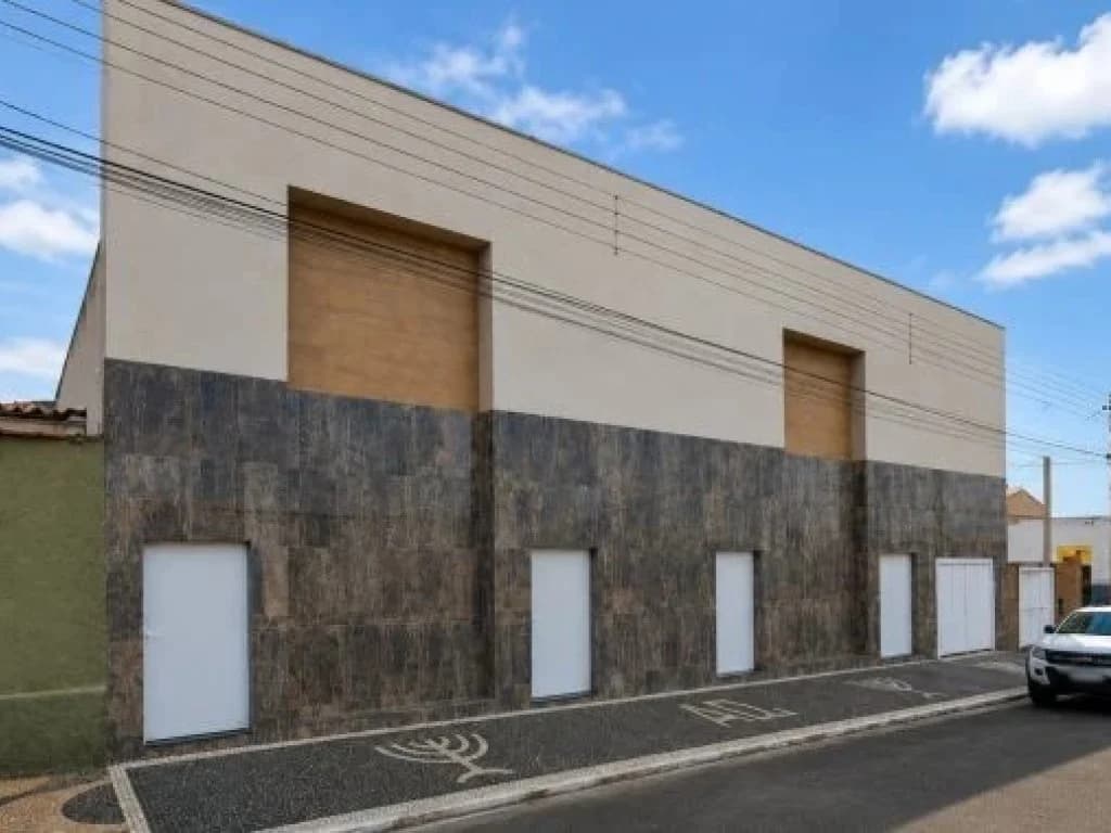 Foto 1 de 16: Comercial em leilão em Conchal - SP, bairro Jardim Peris — Prédio Comercial 715 m² - Jardim Peris - Conchal - SP