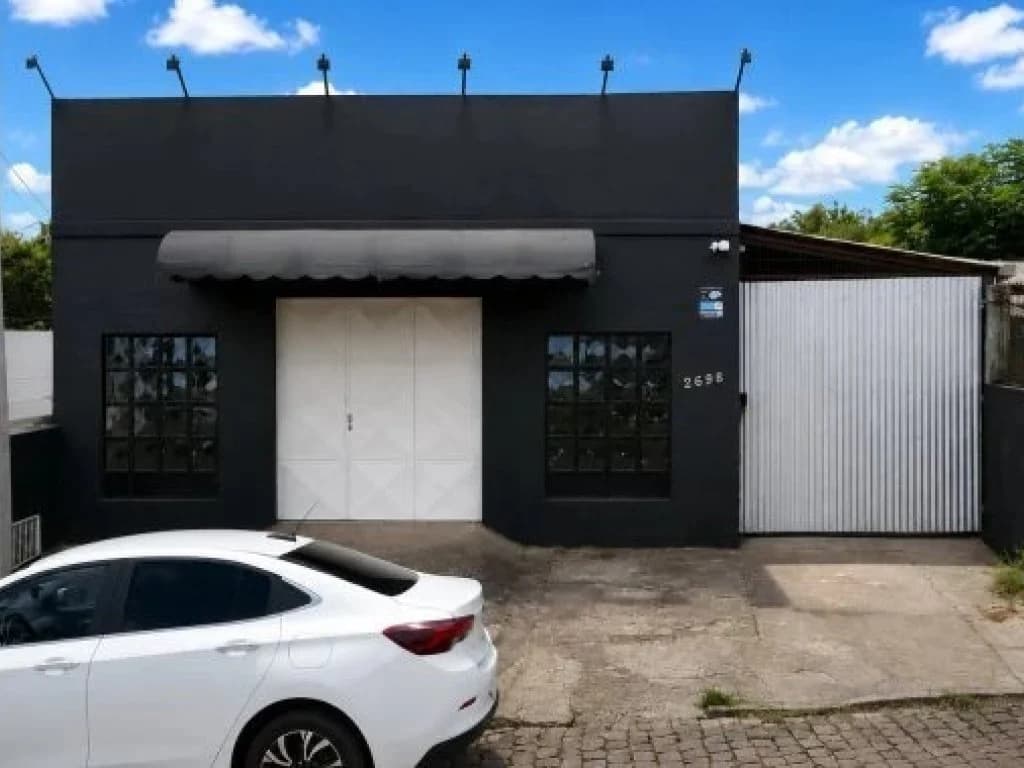 Foto 1 de 8: Comercial em leilão em Cachoeira Do Sul - RS, bairro Marina — Prédio Comercial 160 m² - Marina - Cachoeira do Sul - RS
