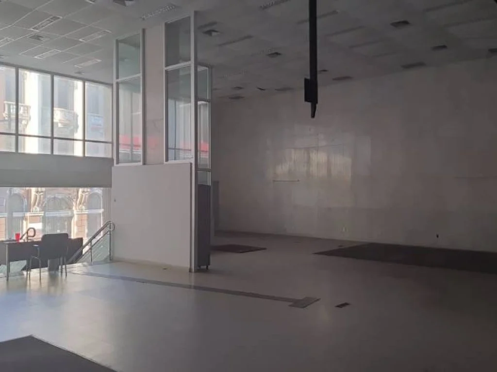 Foto 34 de 58: Comercial em leilão em Porto Alegre - RS, bairro Centro Histórico — Ex-Agência 2.700 m² - Centro Histórico - Porto Alegre - RS