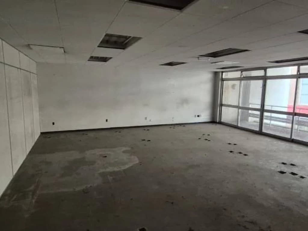 Foto 31 de 58: Comercial em leilão em Porto Alegre - RS, bairro Centro Histórico — Ex-Agência 2.700 m² - Centro Histórico - Porto Alegre - RS