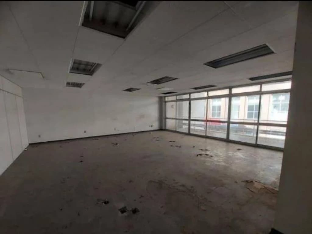 Foto 11 de 58: Comercial em leilão em Porto Alegre - RS, bairro Centro Histórico — Ex-Agência 2.700 m² - Centro Histórico - Porto Alegre - RS