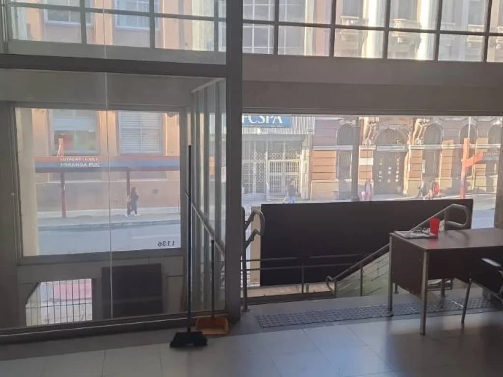 Foto 35 de 58: Comercial em leilão em Porto Alegre - RS, bairro Centro Histórico — Ex-Agência 2.700 m² - Centro Histórico - Porto Alegre - RS