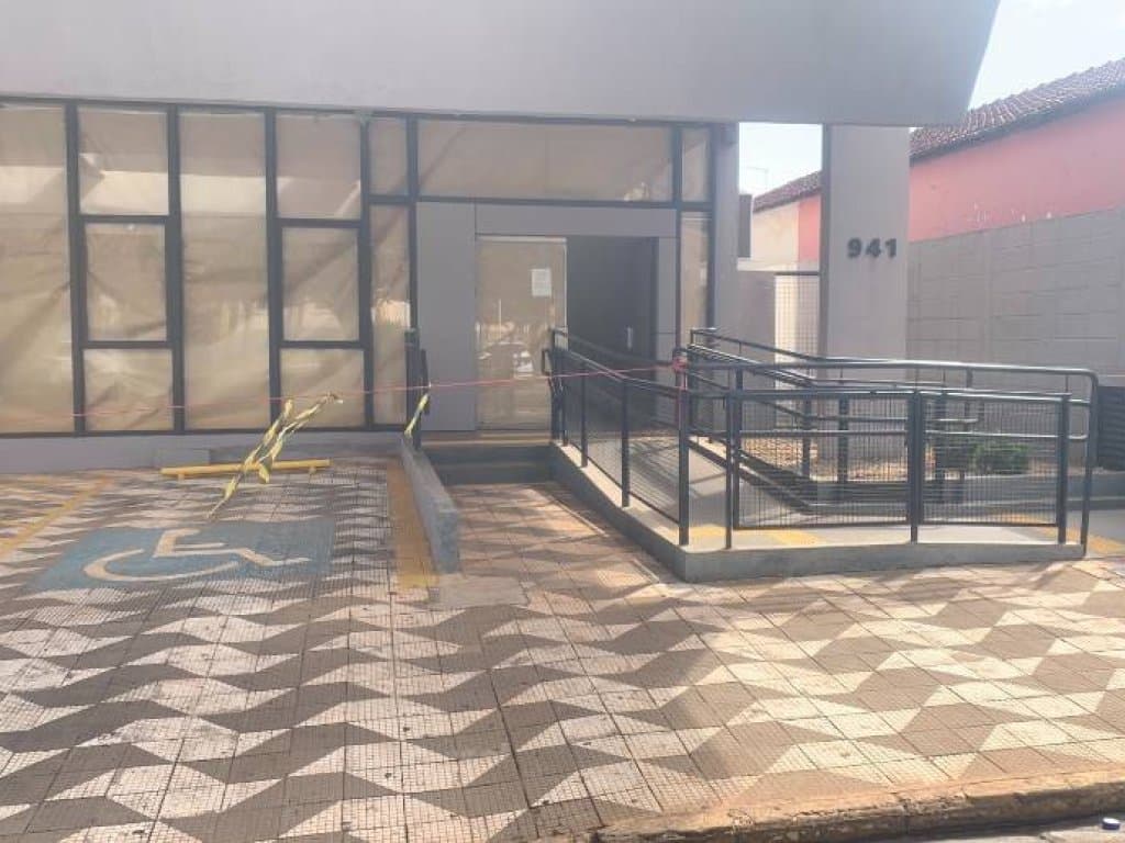 Foto 2 de 11: Comercial em leilão em General Salgado - SP, bairro Centro — Ex-Agência 752 m² - Centro - General Salgado - SP