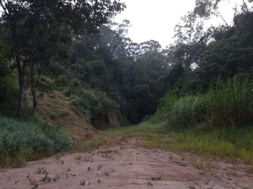Foto 11 de 13: Terreno em leilão em Atibaia - SP, bairro Maracanã — Terreno 1.420 m² - Estância San Remo - Atibaia - SP