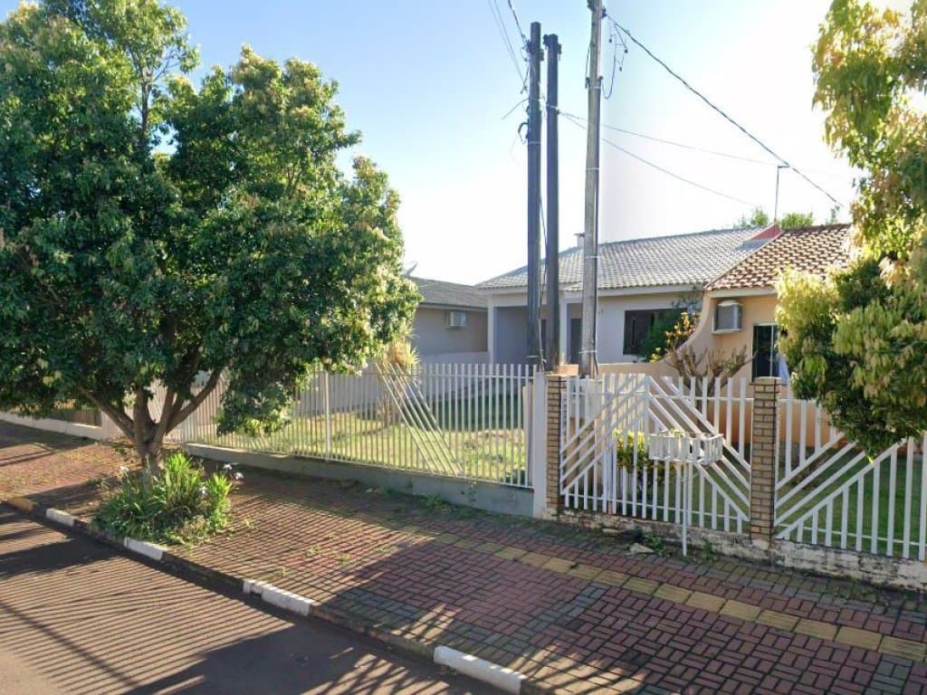 Foto 1 de 11: Casa em leilão em Toledo - PR, bairro Jardim Gisela — Casa 139 m² - Jardim Gisela - Toledo - PR