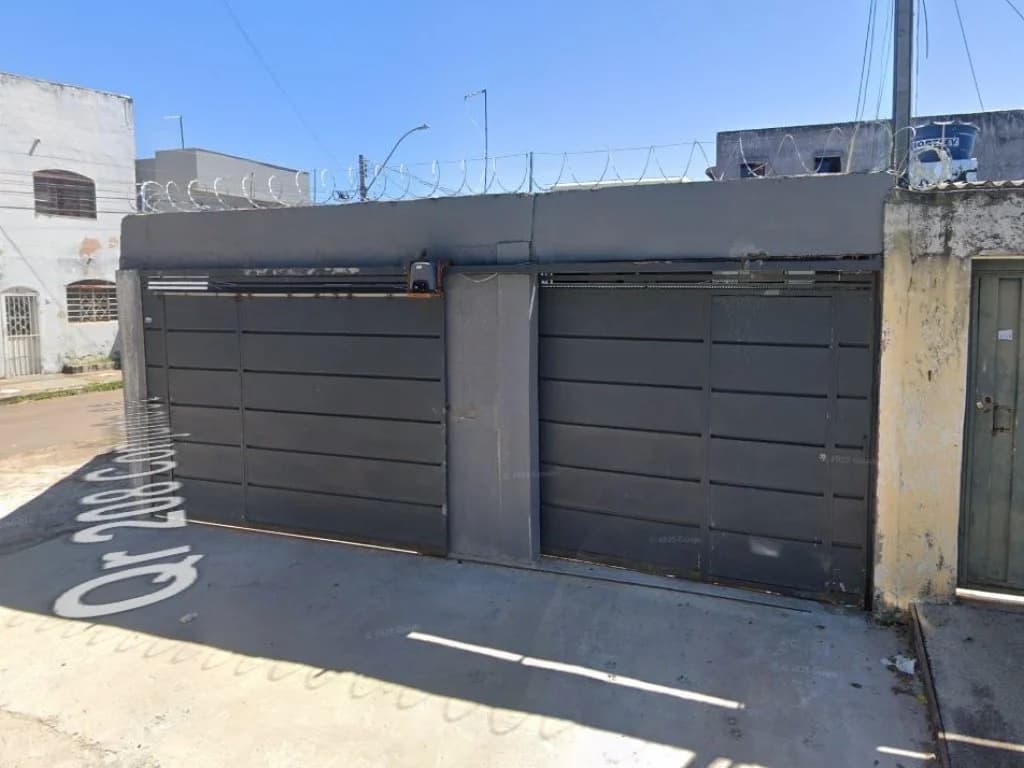 Foto 2 de 3: Casa em leilão em Brasília - DF, bairro Santa Maria — Casa 87 m² - Santa Maria - Brasília - DF
