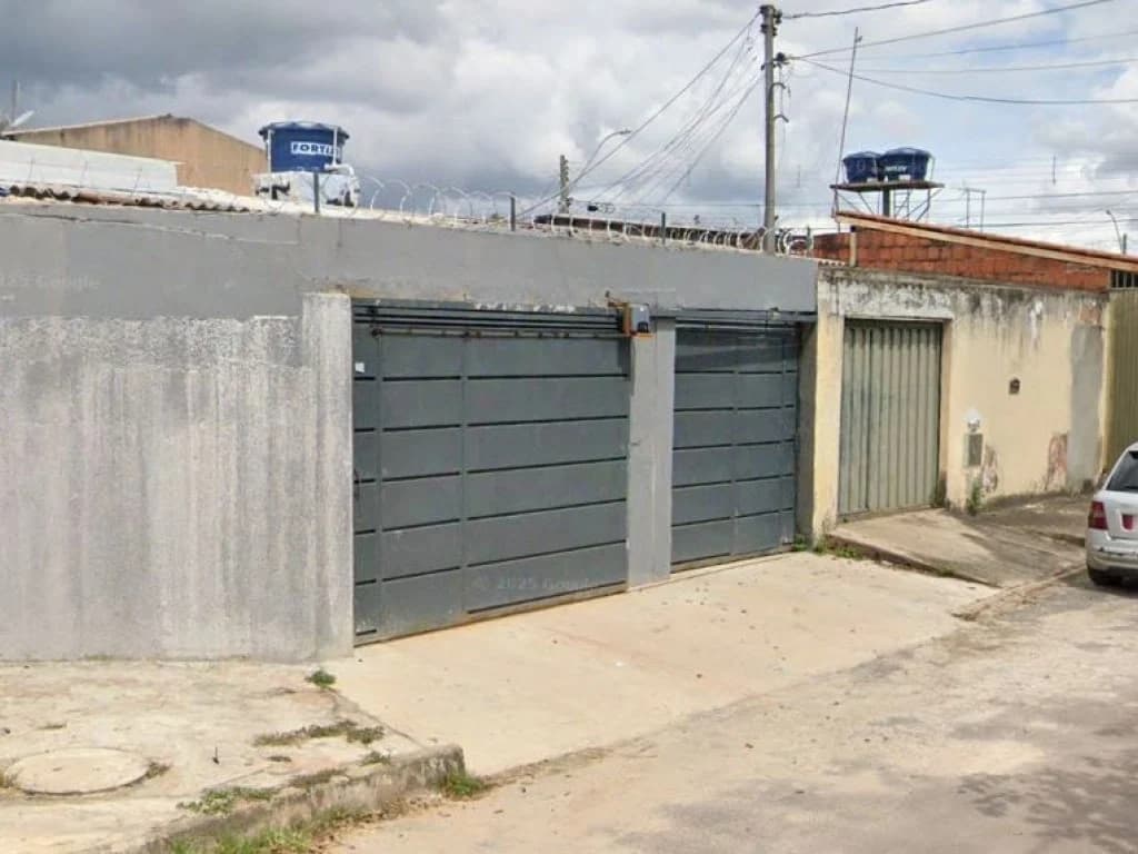 Foto 1 de 3: Casa em leilão em Brasília - DF, bairro Santa Maria — Casa 87 m² - Santa Maria - Brasília - DF