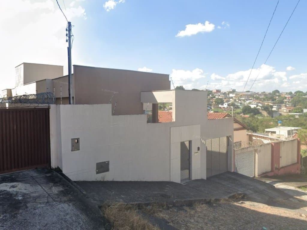 Foto 3 de 3: Casa em leilão em Divinópolis - MG, bairro Santa Tereza — Casa 315 m² - Nossa Senhora das Graças - Divinópolis - MG