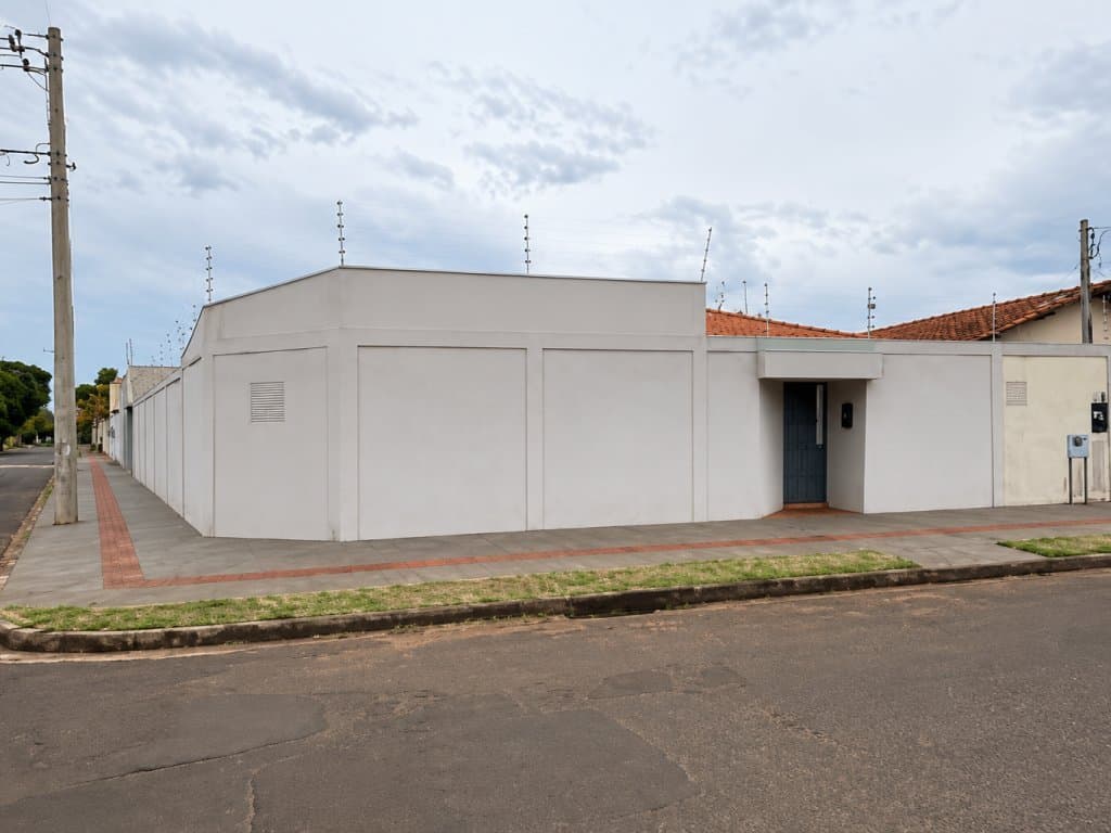 Foto 1 de 3: Casa em leilão em Campo Grande - MS, bairro Panamá — Casa 315 m² - Panamá - Campo Grande - MS