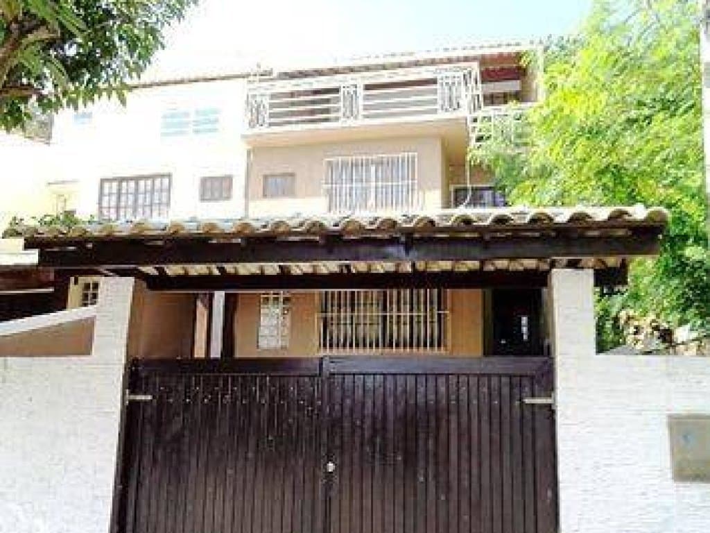 Foto 1 de 12: Casa em leilão em Niterói - RJ, bairro Piratininga — Casa 194 m² - Piratininga - Niterói - RJ