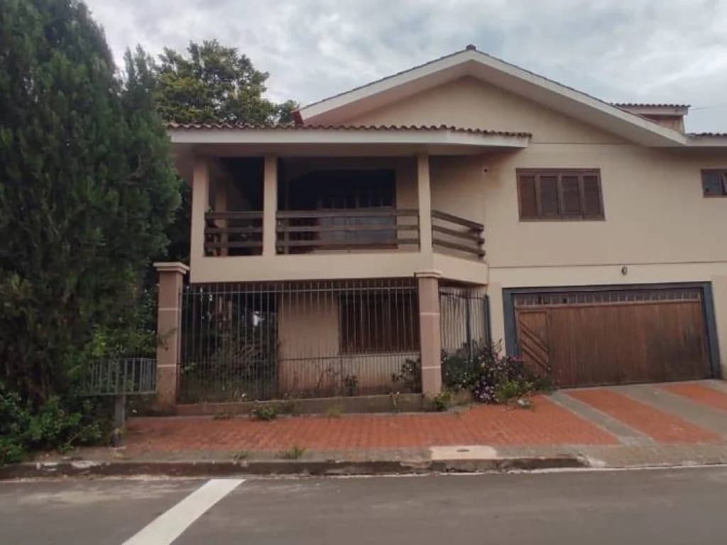 Foto 1 de 18: Casa em leilão em Santa Rosa - RS, bairro São Francisco — Casa 275 m² - São Francisco - Santa Rosa - RS