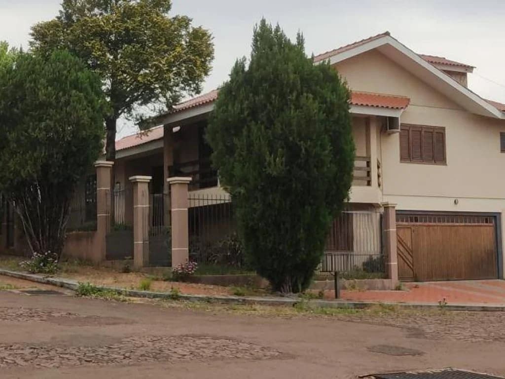 Foto 2 de 18: Casa em leilão em Santa Rosa - RS, bairro São Francisco — Casa 275 m² - São Francisco - Santa Rosa - RS