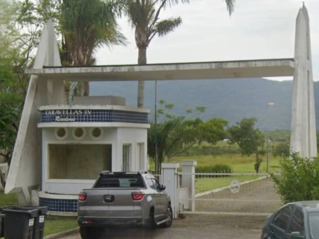Foto 1 de 16: Terreno em leilão em Florianópolis - SC, bairro Pântano do Sul — Terreno em Condomínio 390 m² (Área A-11) - Pântano do Sul - Florianópolis - SC