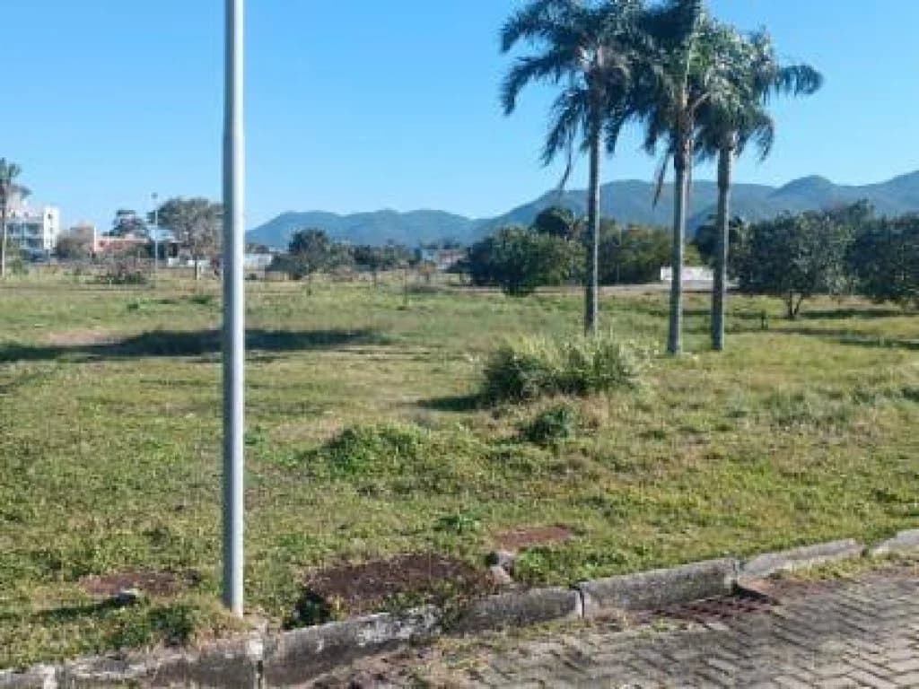 Foto 12 de 16: Terreno em leilão em Florianópolis - SC, bairro Pântano do Sul — Terreno em Condomínio 390 m² (Área A-11) - Pântano do Sul - Florianópolis - SC