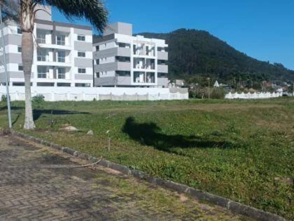 Foto 15 de 16: Terreno em leilão em Florianópolis - SC, bairro Pântano do Sul — Terreno em Condomínio 390 m² (Área A-11) - Pântano do Sul - Florianópolis - SC