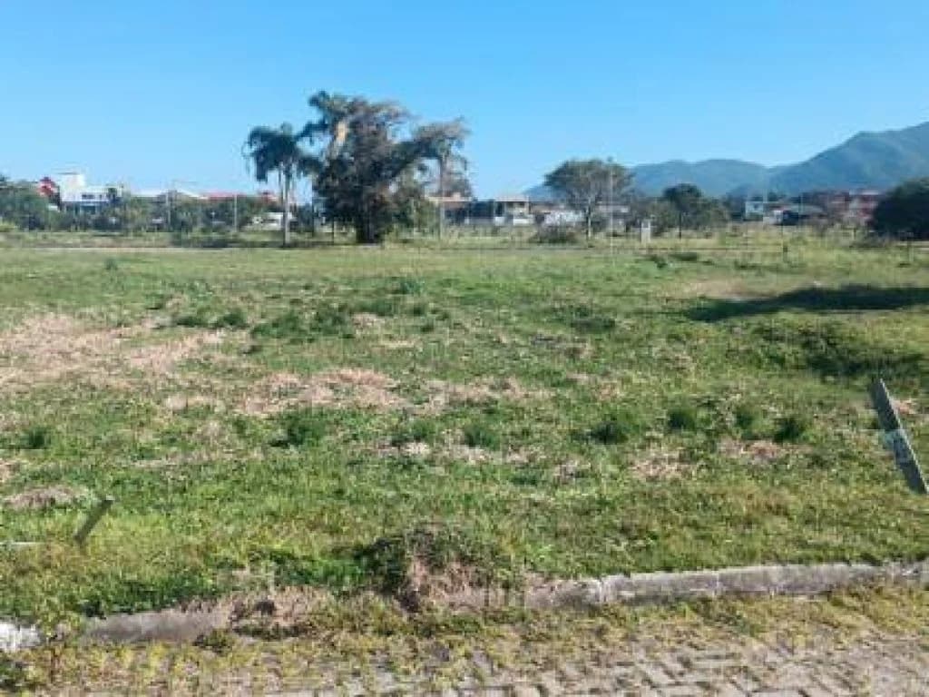 Foto 11 de 16: Terreno em leilão em Florianópolis - SC, bairro Pântano do Sul — Terreno em Condomínio 390 m² (Área A-11) - Pântano do Sul - Florianópolis - SC