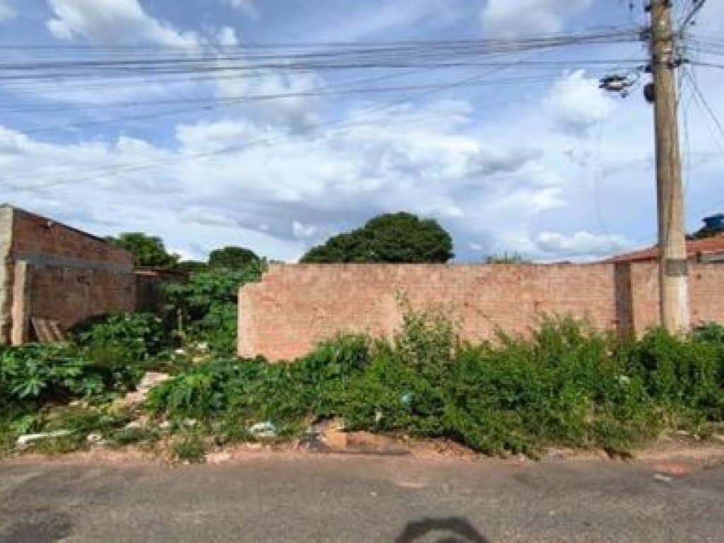Terreno em leilão em Campo Grande - MS, bairro Tiradentes — Terreno 365 m² - Campo Grande-MS - Rua do Pistão, 117 - Tiradentes