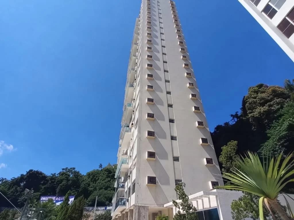 Foto 1 de 5: Apartamento em leilão em São Vicente - SP, bairro Ilha Porchat — Apartamento no Litoral 216 m² (02 Vagas) - Ilha Porchat - São Vicente - SP