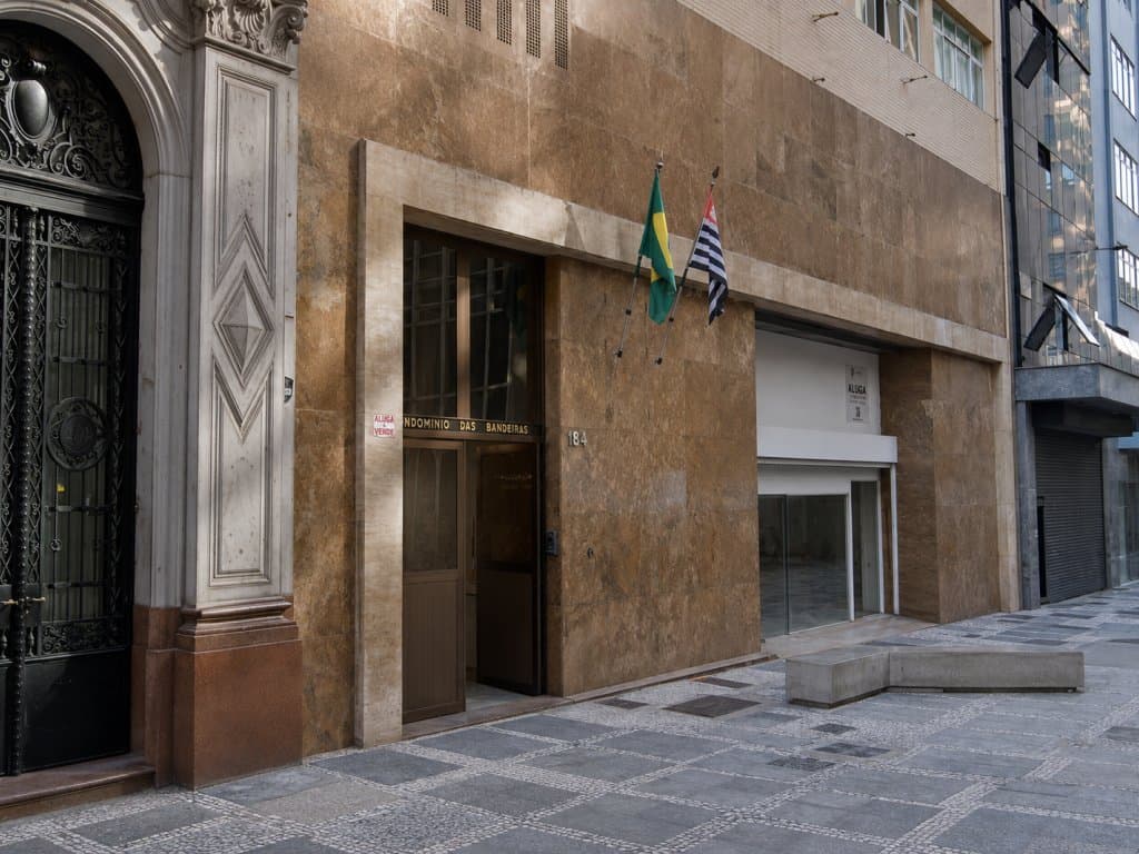 Foto 3 de 21: Comercial em leilão em São Paulo - SP, bairro Centro — Conjunto Comercial 94 m² (Unid. 1.402 do Condomínio das Bandeiras) - Centro - São Paulo - SP