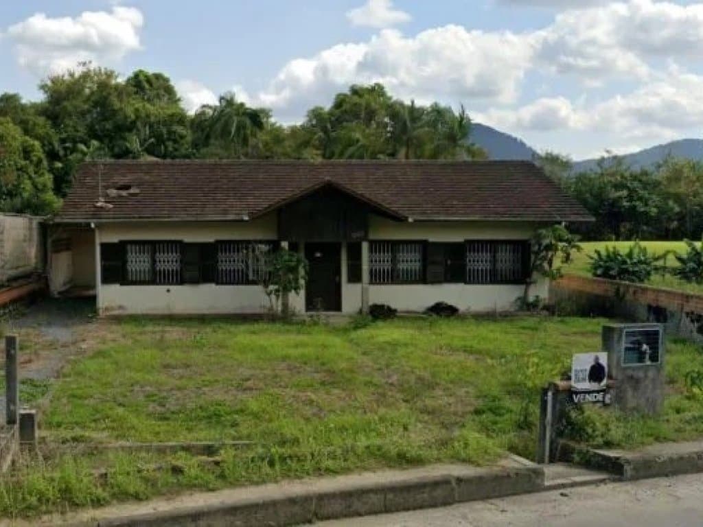 Foto 3 de 3: Casa em leilão em Blumenau - SC, bairro Itoupava Central — Casa em Terreno de 780 m² - Itoupava Central - Blumenau - SC