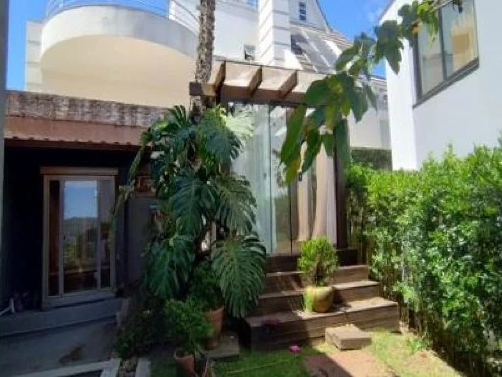 Foto 5 de 29: Casa em leilão em Florianópolis - SC, bairro Cacupé — Casa de Alto Padrão em Condomínio 435 m² - Cacupé - Florianópolis - SC