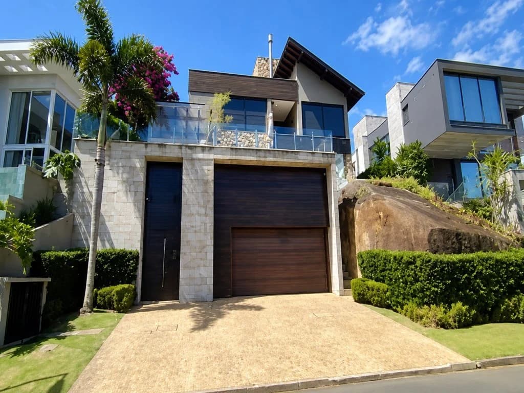 Foto 2 de 29: Casa em leilão em Florianópolis - SC, bairro Cacupé — Casa de Alto Padrão em Condomínio 435 m² - Cacupé - Florianópolis - SC