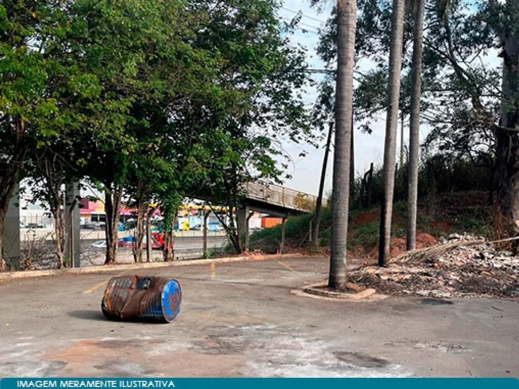 Foto 8 de 14: Comercial em leilão em Guarulhos - SP, bairro Jardim Cumbica — Complexo Industrial 35.601 m² com Escritórios, Fábrica e Galpão - Rod. Presidente Dutra - Guarulhos - SP