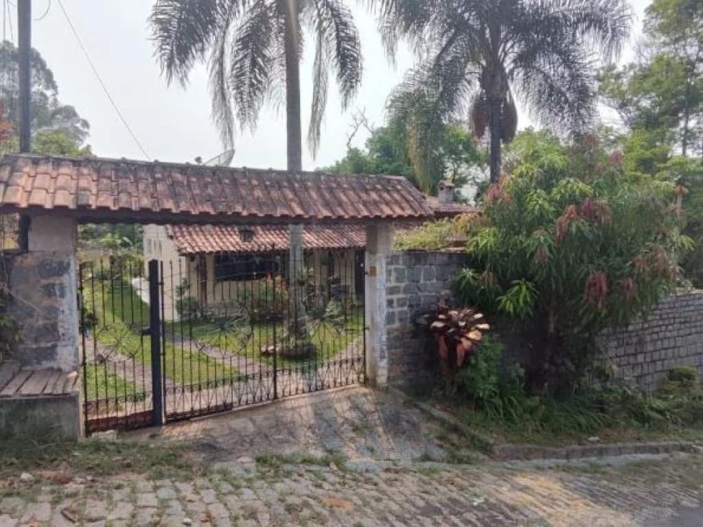 Foto 1 de 18: Casa em leilão em Mairiporã - SP, bairro Olho D’água — Direitos sobre Casa 236 m² em Terreno de 1.000 m² - Olho d’Água - Mairiporã - SP