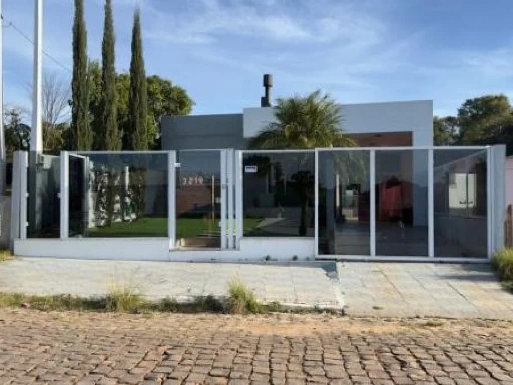Casa em leilão em Santiago - RS, bairro Maria Alice Gomes — Casa 173 m² - Santiago-RS - Av. Getúlio Vargas, 3.219 - Maria Alice Gomes
