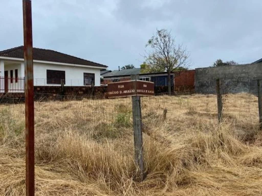 Terreno em leilão em Santo Ângelo - RS, bairro Juarez Lemos — Terreno 439 m² - Santo Angelo-RS - Rua Onésio Belmonte Araújo, esquina com Rua Gabriel Rodrigues de Almeida - Lt. 73 da Qd. 78 do Setor 03 - Juarez Lemos