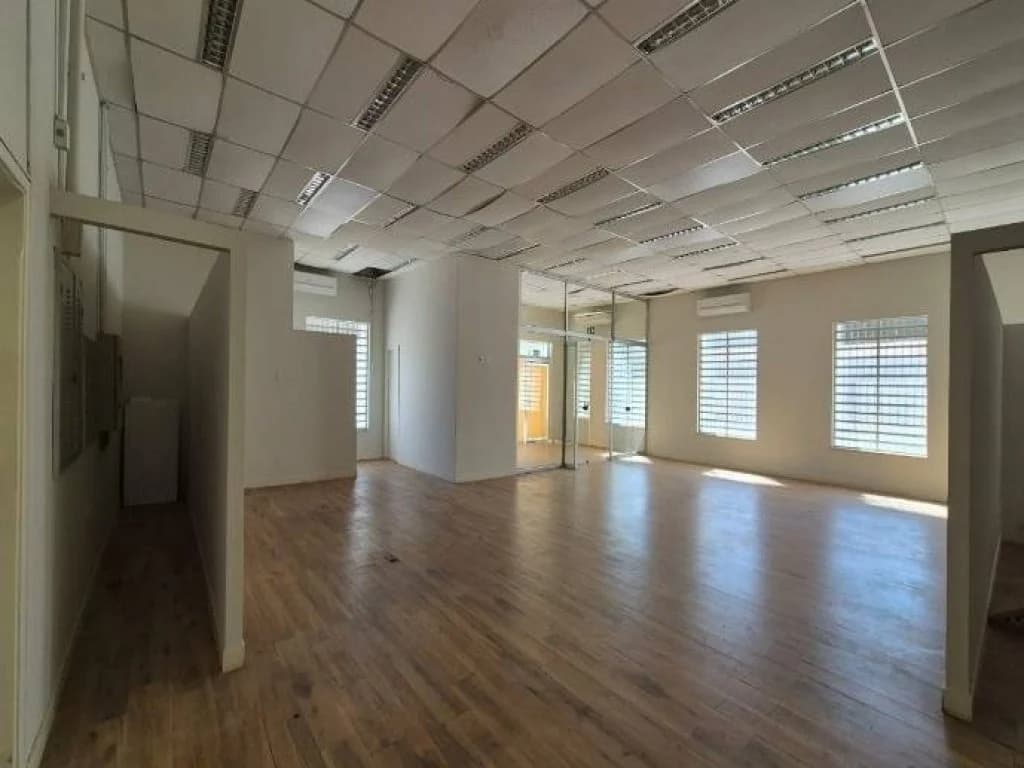 Foto 6 de 9: Comercial em leilão em Oscar Bressane - SP, bairro Centro — Ex-Agência 240 m² - Centro - Oscar Bressane - SP