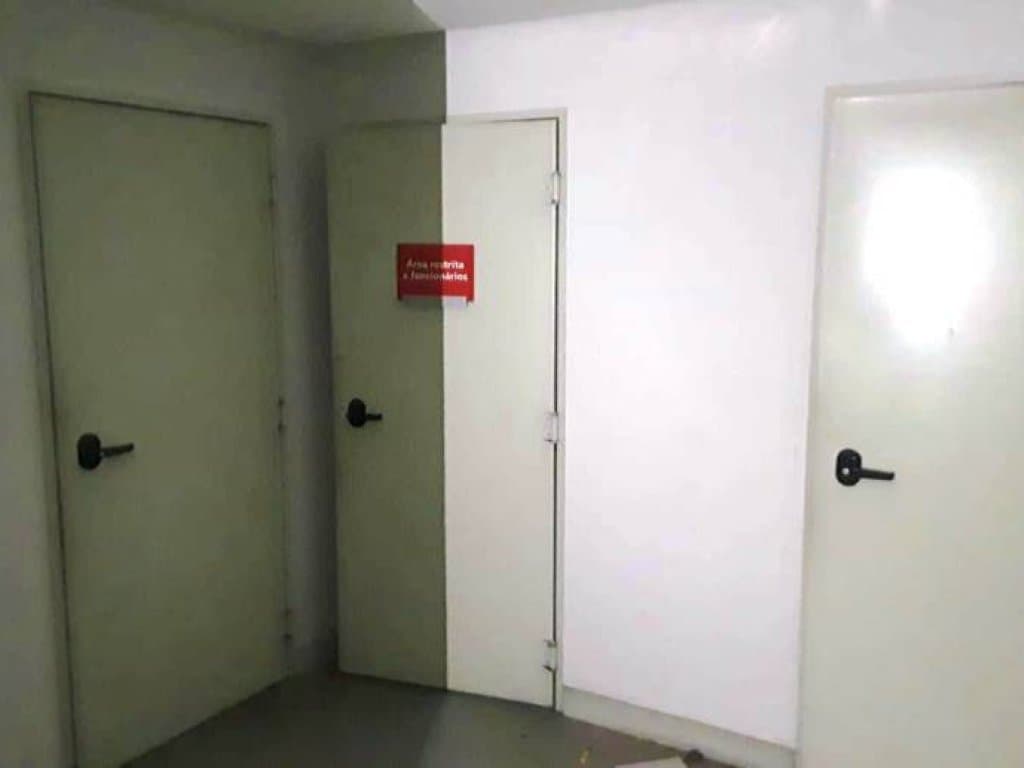 Foto 46 de 56: Comercial em leilão em Porto Alegre - RS, bairro Centro Histórico — Ex-Agência 2.700 m² - Centro Histórico - Porto Alegre - RS
