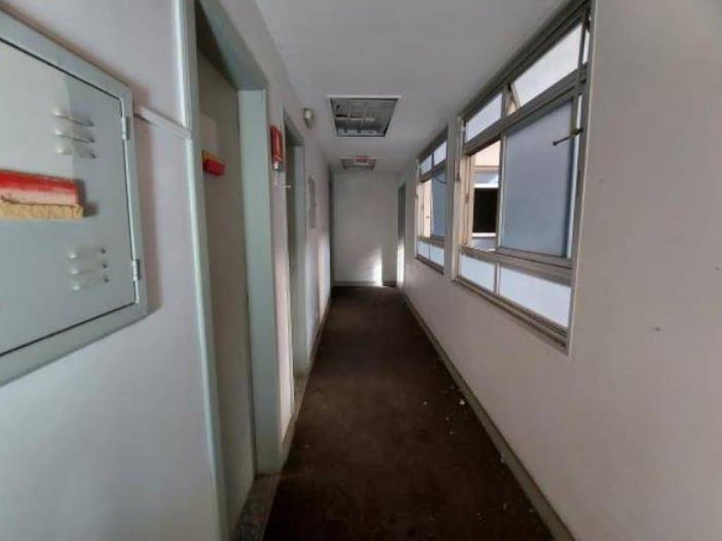 Foto 18 de 56: Comercial em leilão em Porto Alegre - RS, bairro Centro Histórico — Ex-Agência 2.700 m² - Centro Histórico - Porto Alegre - RS