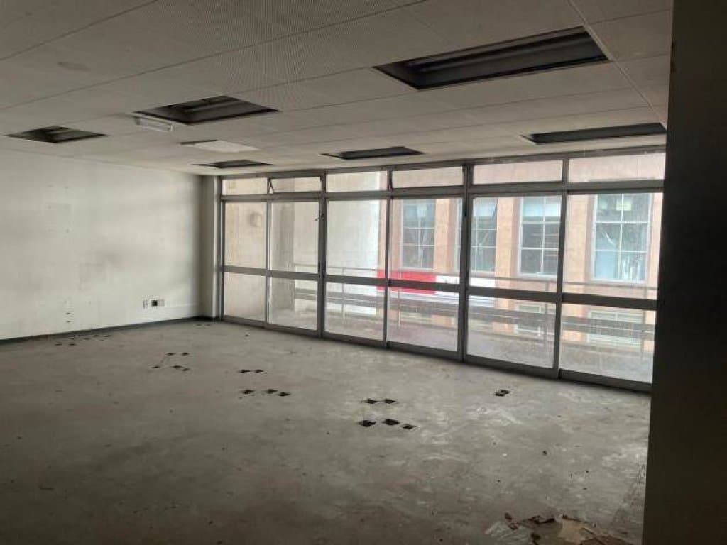 Foto 20 de 56: Comercial em leilão em Porto Alegre - RS, bairro Centro Histórico — Ex-Agência 2.700 m² - Centro Histórico - Porto Alegre - RS