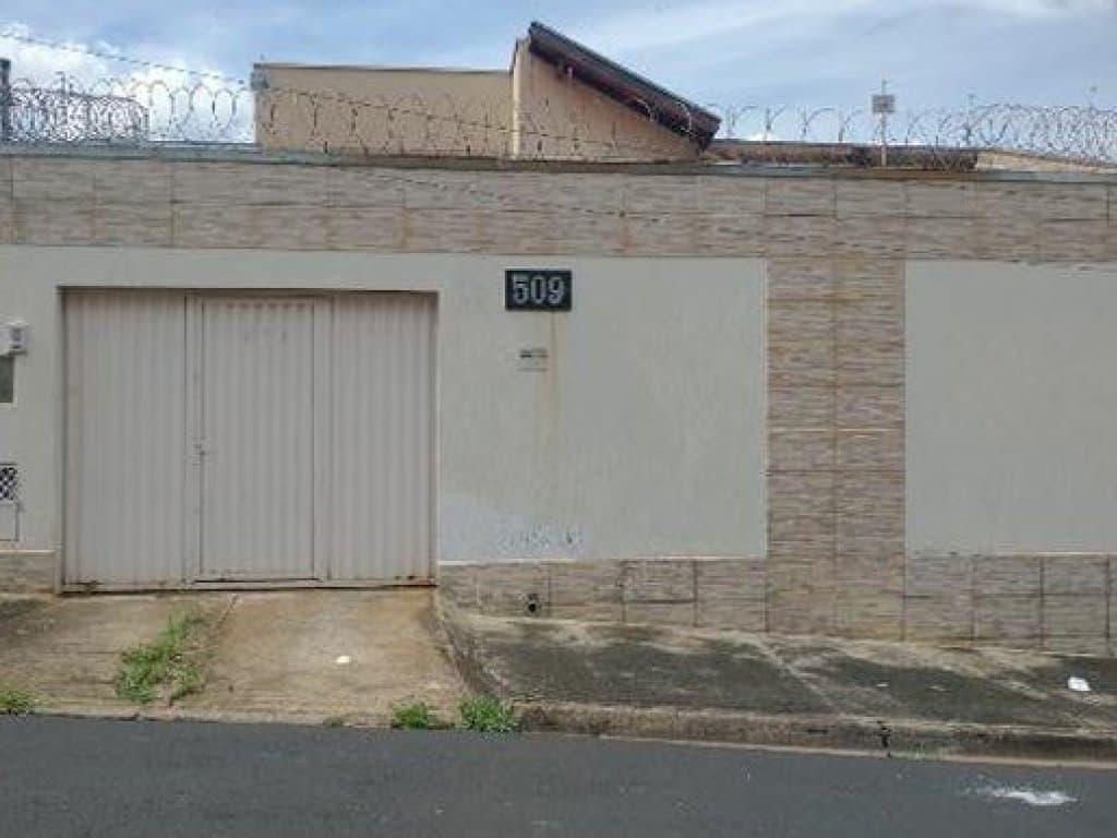 Foto 3 de 3: Casa em leilão em Uberaba - MG, bairro Cidade Nova — Casa 54 m² - Cidade Nova - Uberaba - MG