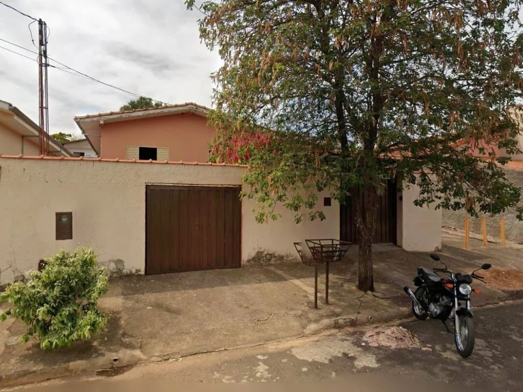 Foto 1 de 3: Casa em leilão em Mococa - SP, bairro Igaraí — Nua Propriedade da Parte Ideal (20%) sobre Casa 132 m² - Igaraí - Mococa - SP