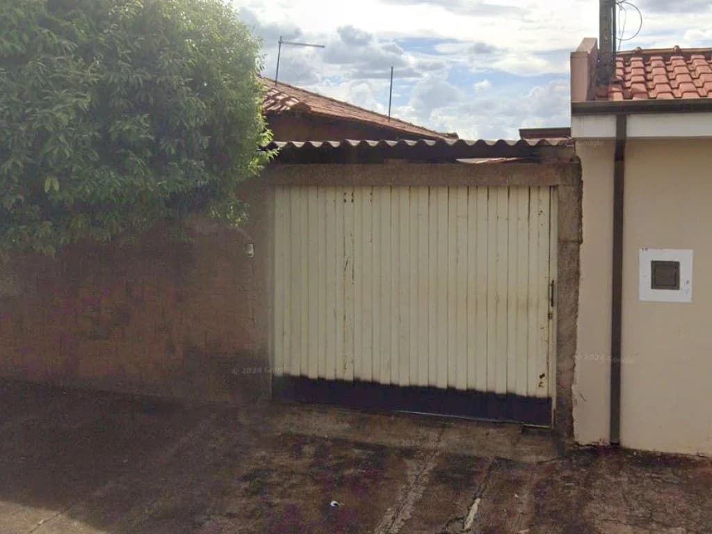 Foto 2 de 3: Casa em leilão em Bariri - SP, bairro Jardim Santa Rosa — Casa em Terreno 187 m² - Jardim Santa Rosa - Bariri - SP