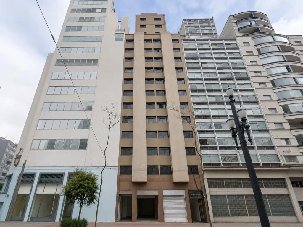 Foto 2 de 8: Apartamento em leilão em São Paulo - SP, bairro República — Conjunto Comercial 33 m² (aproximadamente) - República - São Paulo - SP