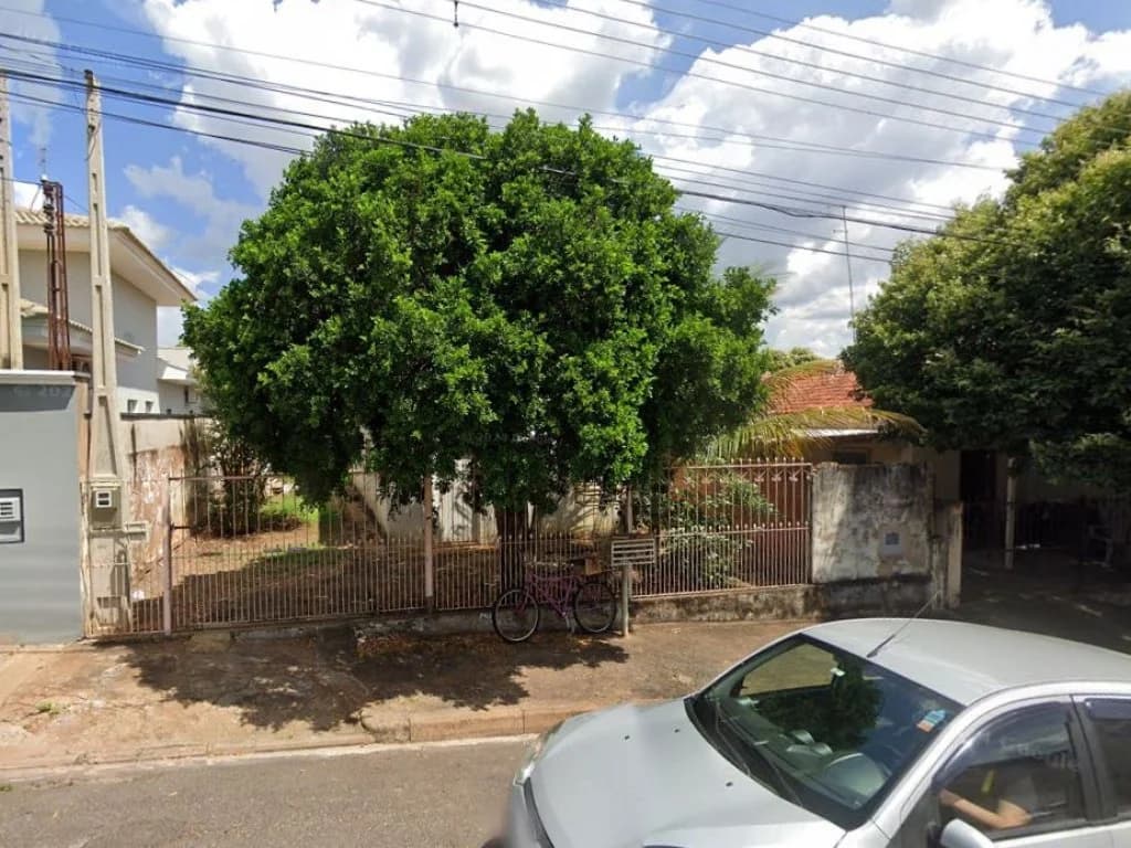 Foto 1 de 3: Casa em leilão em Votuporanga - SP, bairro Vila América — Casa em Terreno de 330 m² - Vila América - Votuporanga - SP
