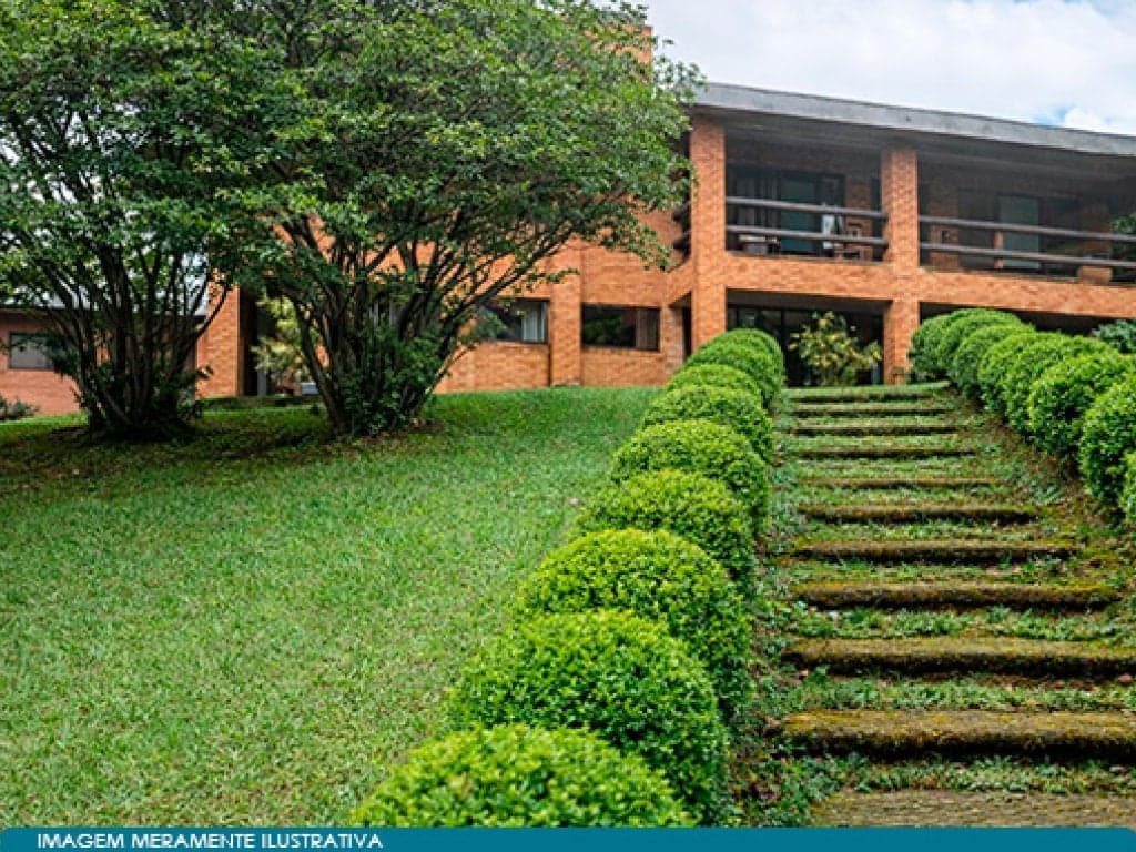 Foto 1 de 25: Terreno em leilão em São Roque - SP, bairro Carmo — Direitos sobre Chácara (com Casa e Lazer) em Área de 15.853 m² - Patrimônio do Carmo - São Roque - SP