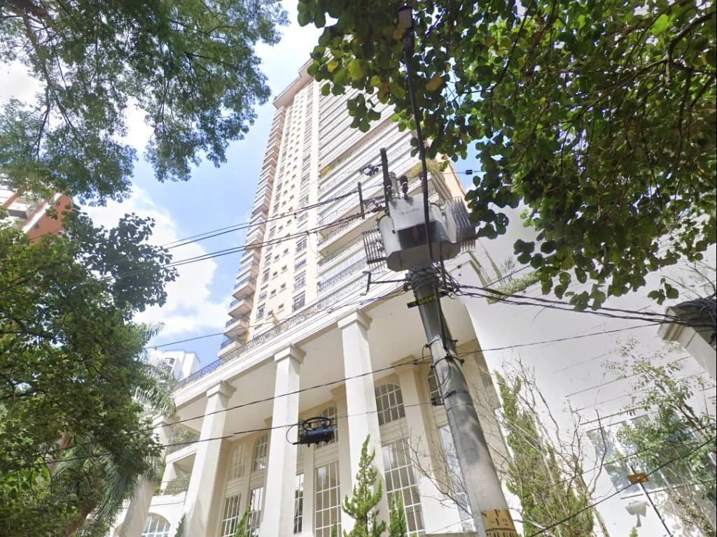 Foto 1 de 8: Apartamento em leilão em São Paulo - SP, bairro Morumbi — Direitos sobre Apartamento 368 m² (05 Vagas) - Vila Andrade - São Paulo - SP