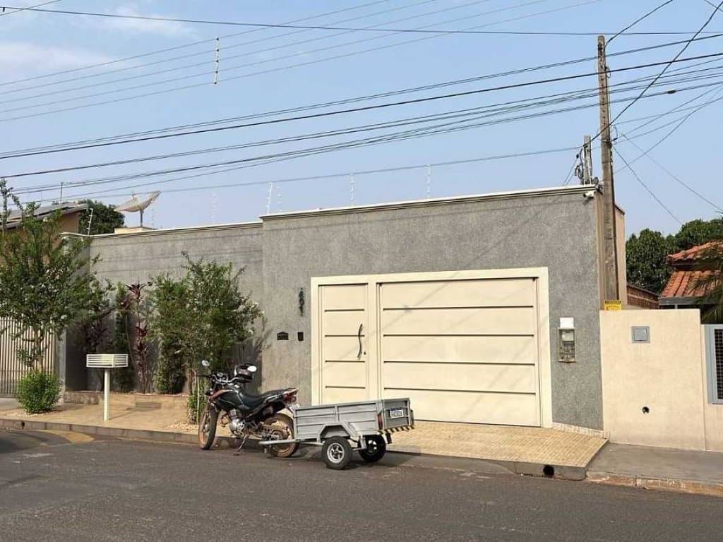 Foto 8 de 11: Casa em leilão em Macaubal - SP, bairro Centro — Casa 216 m² - Centro - Macaubal - SP