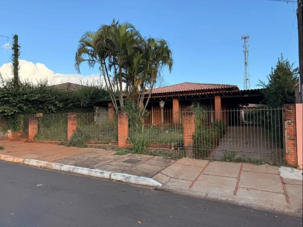 Foto 42 de 55: Casa em leilão em Faxinal - PR, bairro Centro — Casa 350 m² - Centro - Faxinal - PR