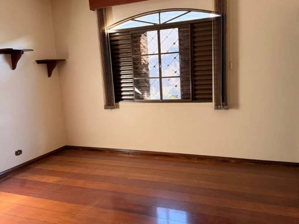 Foto 51 de 55: Casa em leilão em Faxinal - PR, bairro Centro — Casa 350 m² - Centro - Faxinal - PR