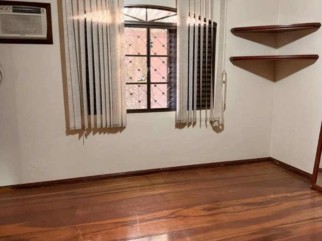 Foto 52 de 55: Casa em leilão em Faxinal - PR, bairro Centro — Casa 350 m² - Centro - Faxinal - PR